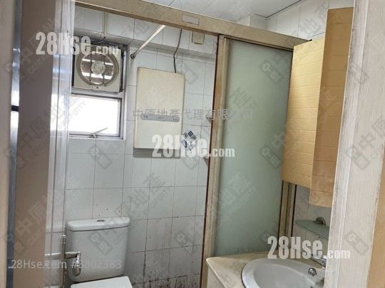Yuet Lai Court Sell 2 Bedrooms , 1 Bathroom 421 ft²