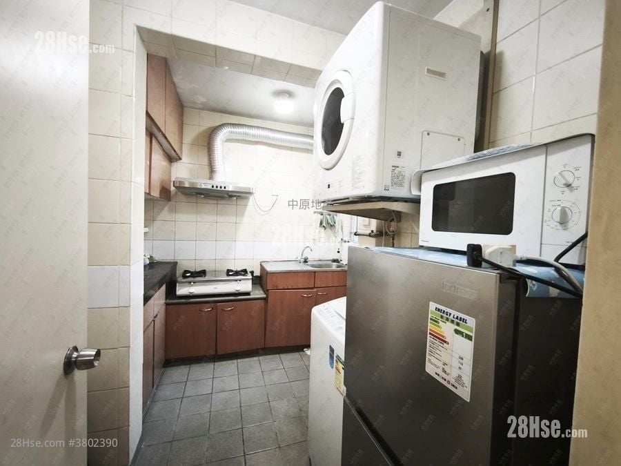 Tin Shing Court Sell 2 Bedrooms 539 ft²