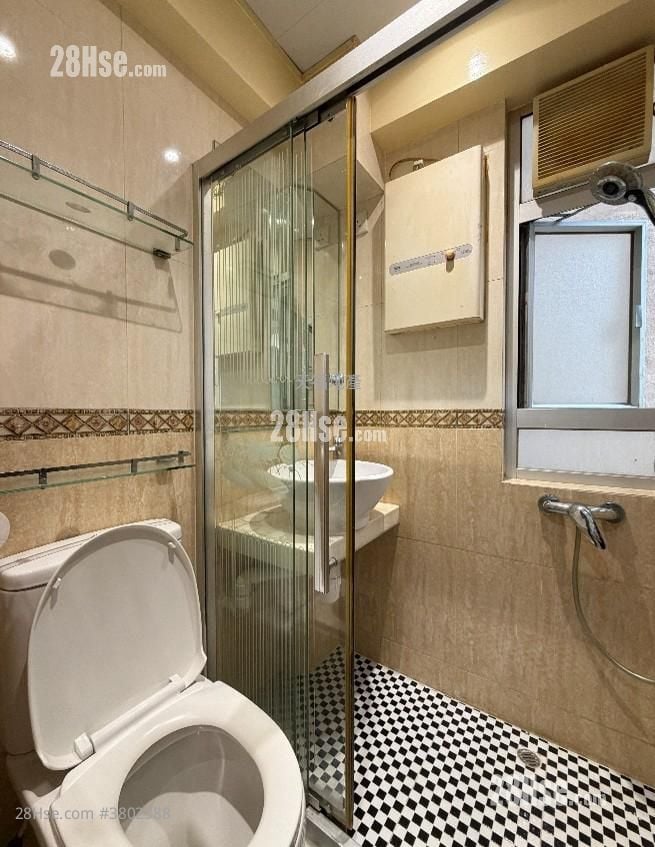 Lee Wing Building Sell 2 Bedrooms , 1 Bathroom 284 ft²