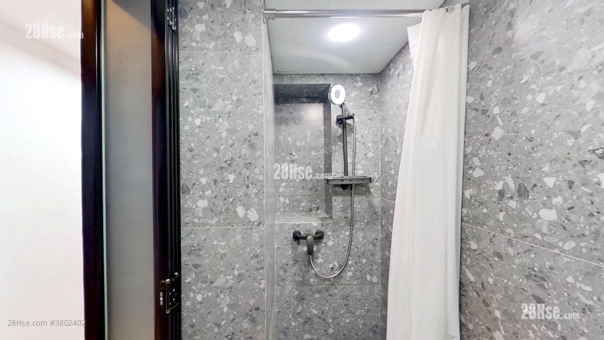 浴室: 伊利近街24号 租盘 1 房 , 1 浴室 200 平方尺