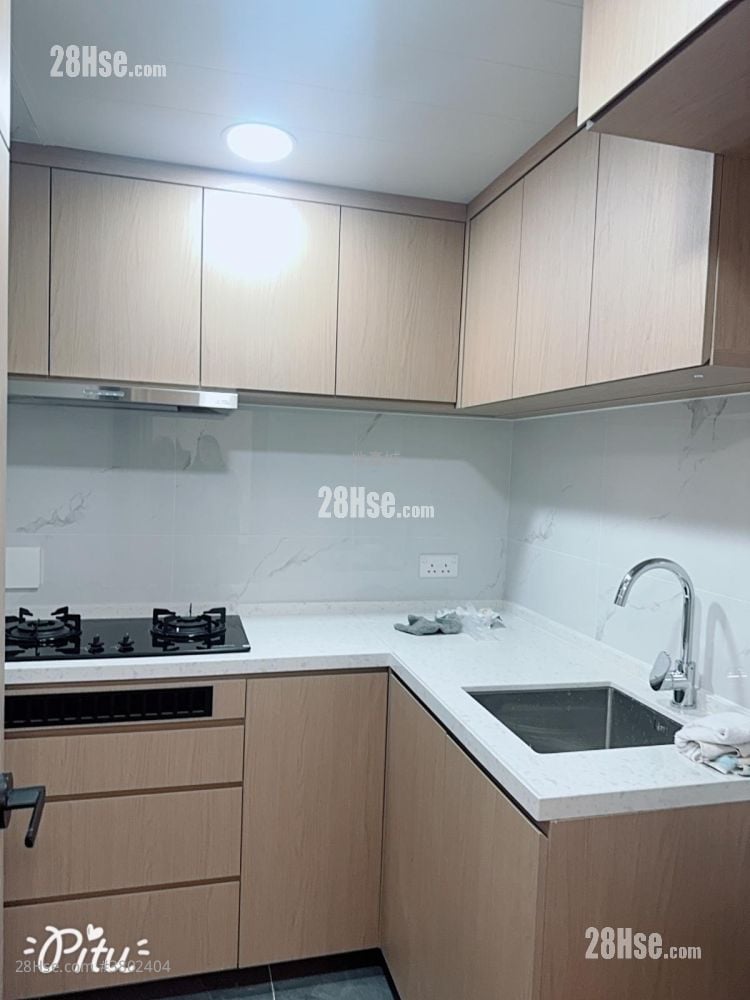 Hiu Ming Court Rental 2 Bedrooms , 1 Bathroom 439 ft²