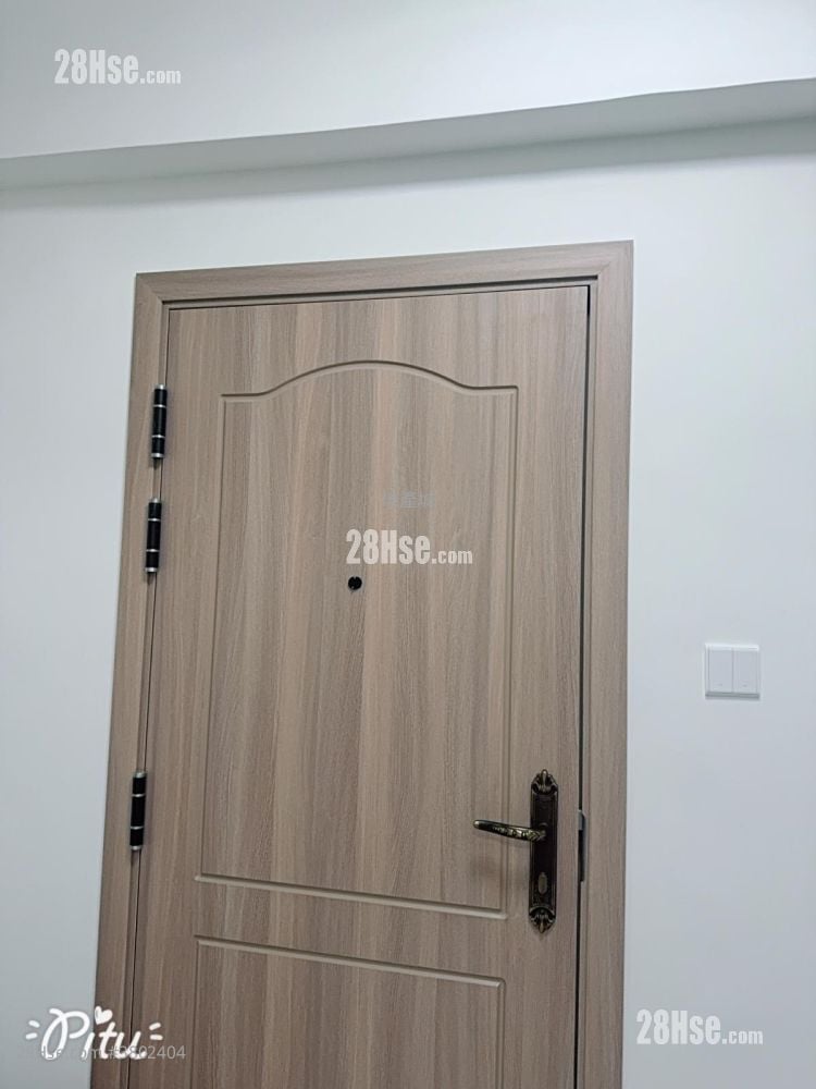 Hiu Ming Court Rental 2 Bedrooms , 1 Bathroom 439 ft²