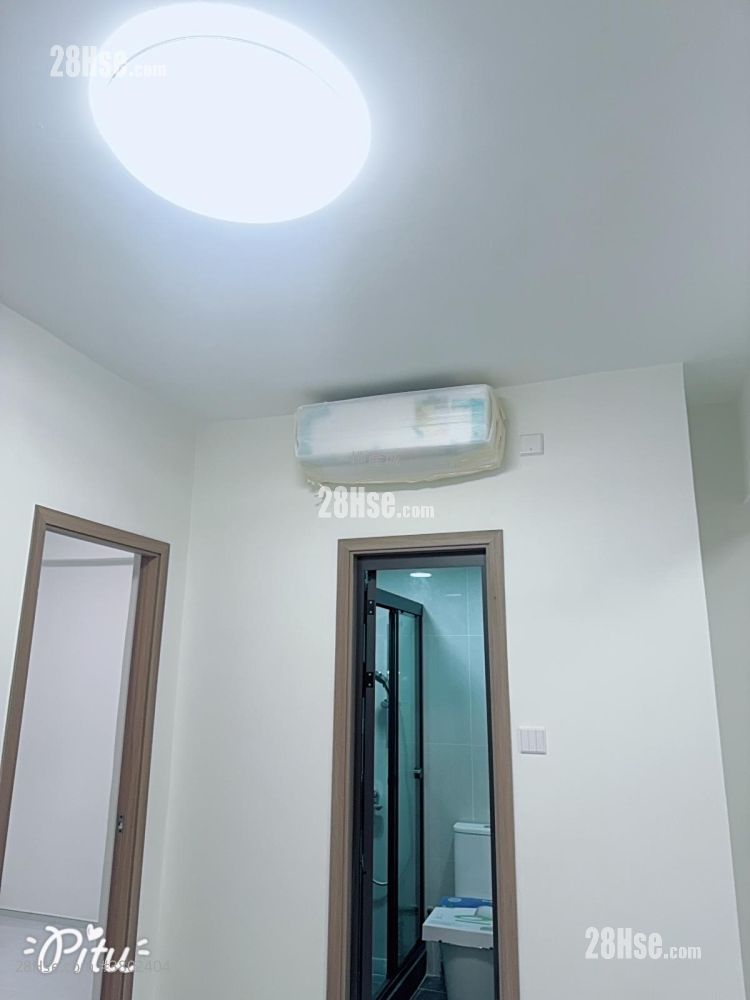 Hiu Ming Court Rental 2 Bedrooms , 1 Bathroom 439 ft²