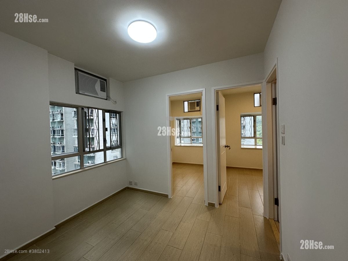 living room: City One Shatin Sell 2 Bedrooms 304 ft²