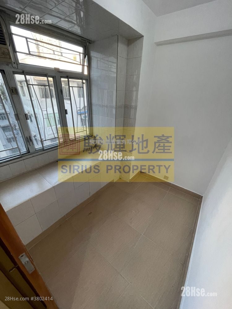 King Wang Heights Sell 2 Bedrooms , 1 Bathroom 309 ft²