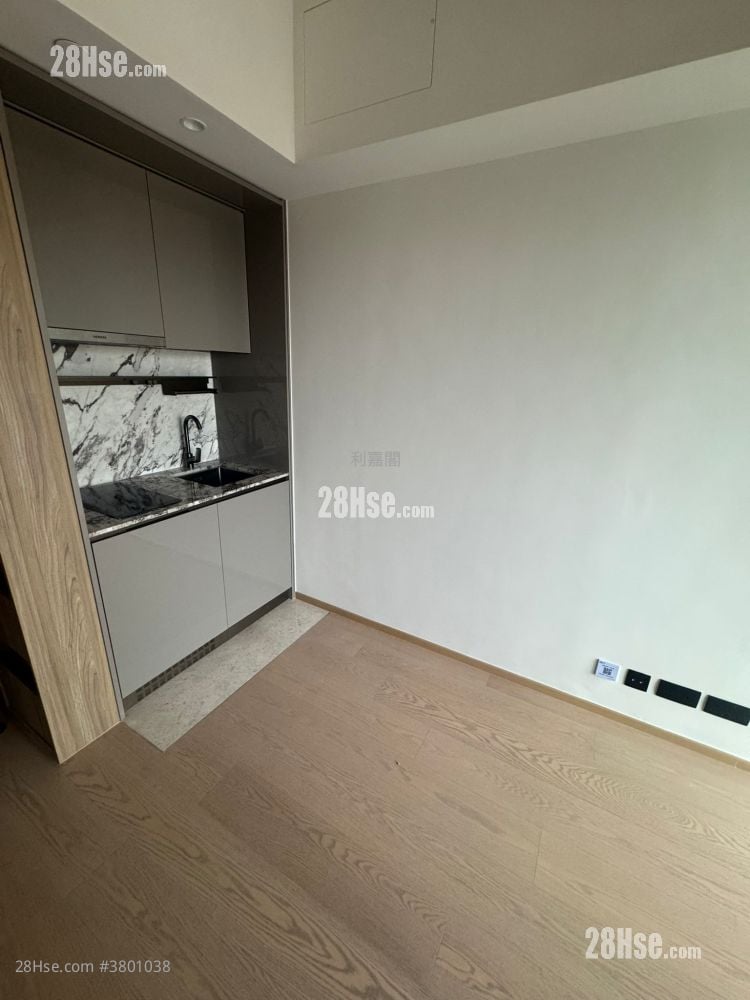 高临 售盘 1 房 , 1 浴室 272 平方尺