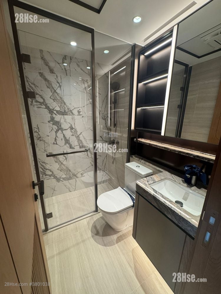 高临 售盘 1 房 , 1 浴室 272 平方尺