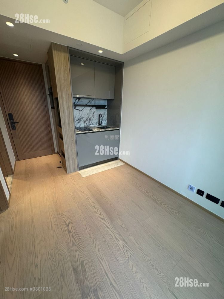 高临 售盘 1 房 , 1 浴室 272 平方尺