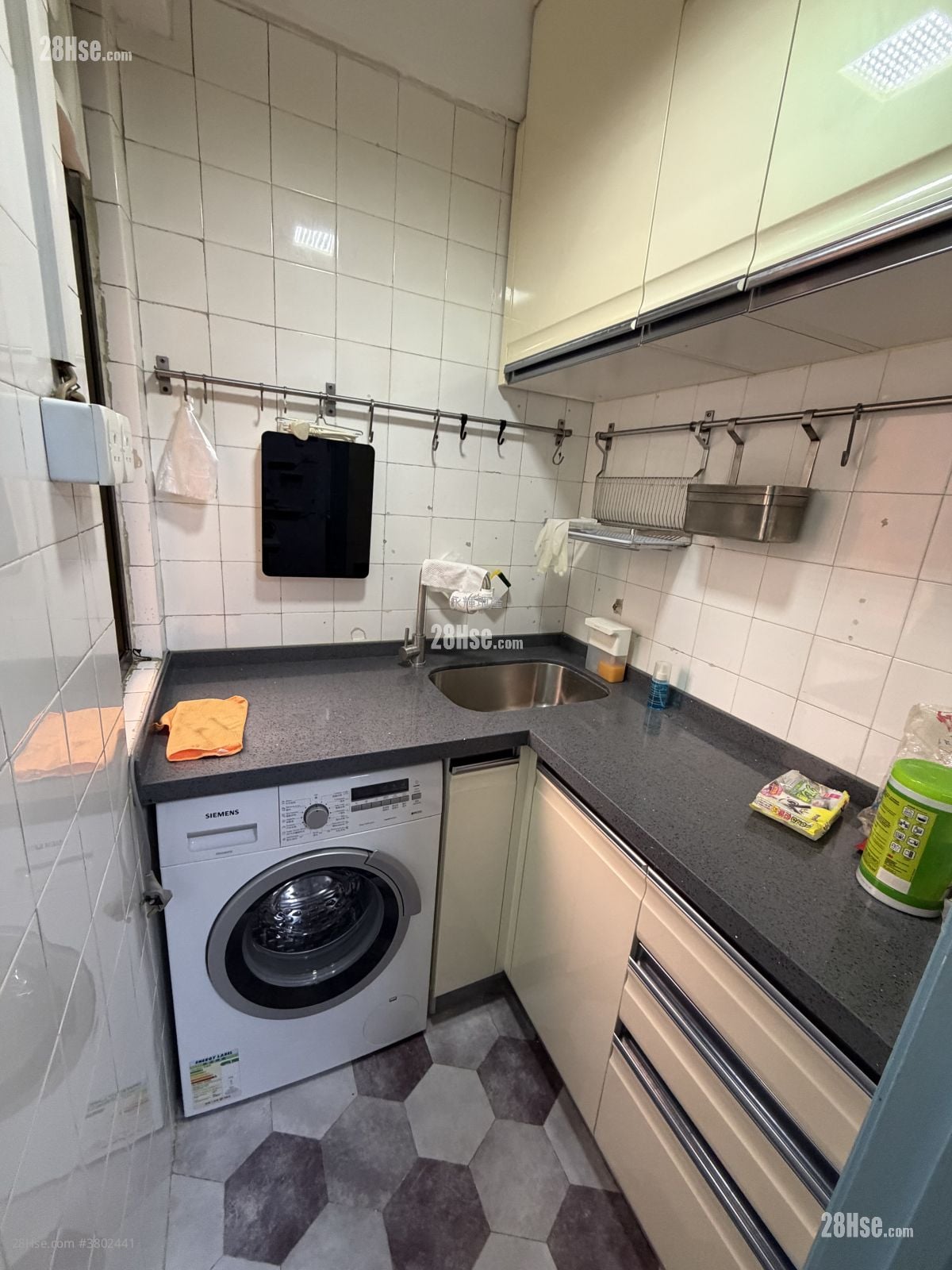 富安大厦 租盘 2 房 288 平方尺