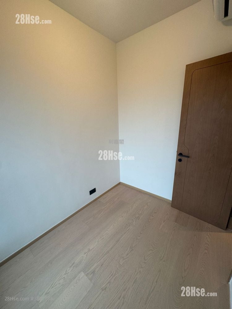 高临 售盘 1 房 , 1 浴室 272 平方尺