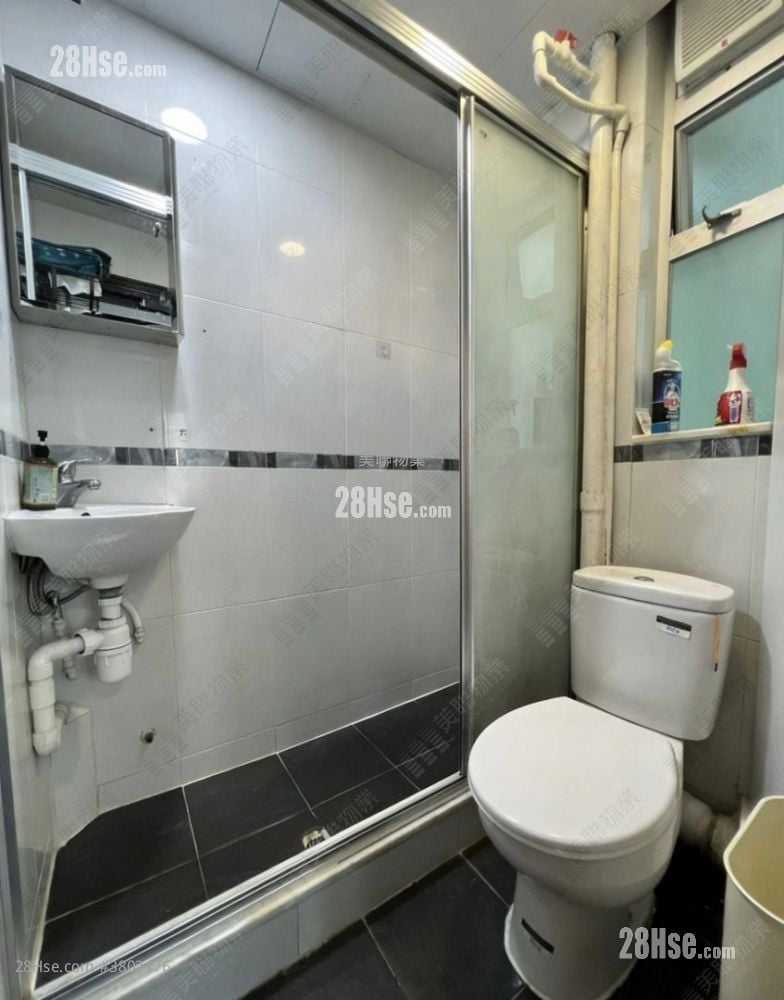 Ching Shing Court Rental 381 ft²