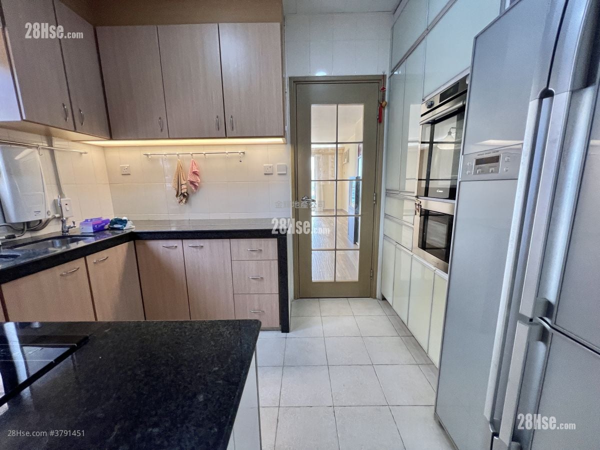 Dragon Villa Rental 2 Bedrooms , 1 Bathroom 1,342 ft²