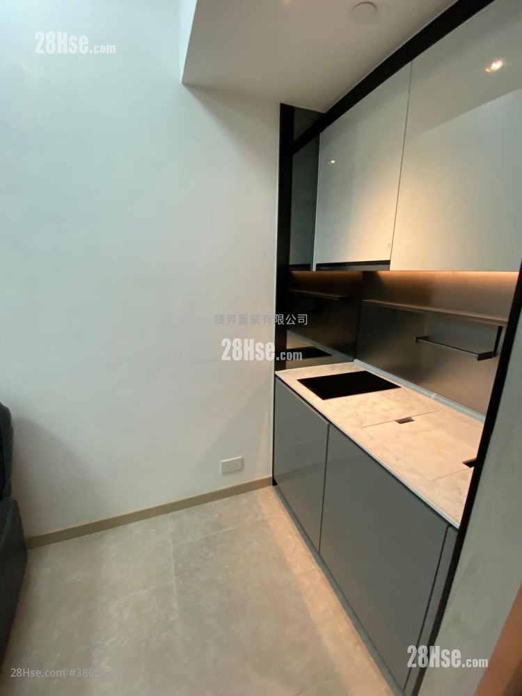 Downtown 38 售盘 1 房 , 1 浴室 301 平方尺