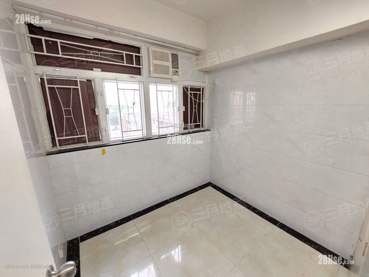 9-23 Hak Po Street Sell 4 Bedrooms , 4 Bathrooms 618 ft²