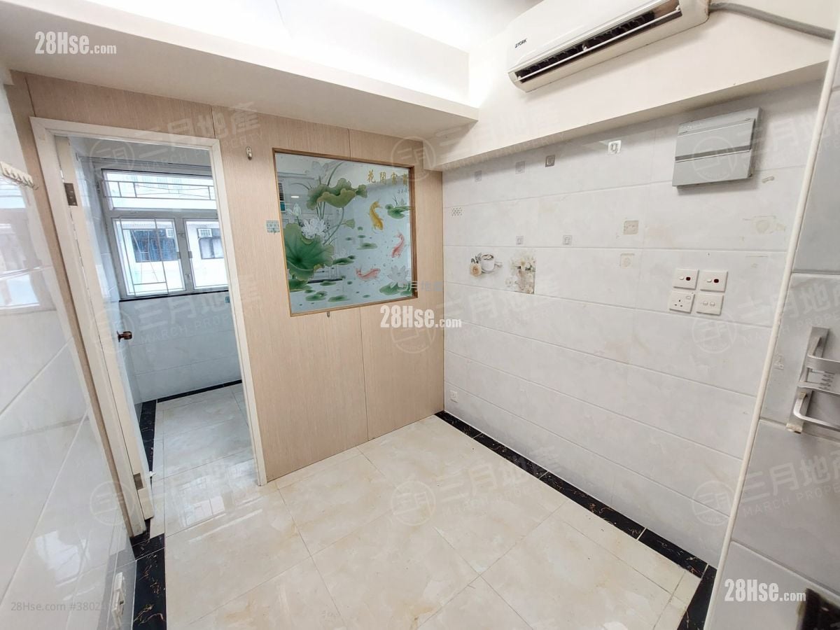 9-23 Hak Po Street Sell 4 Bedrooms , 4 Bathrooms 618 ft²