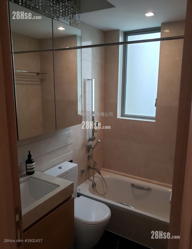 York Place Rental 3 Bedrooms , 2 Bathrooms 777 ft²