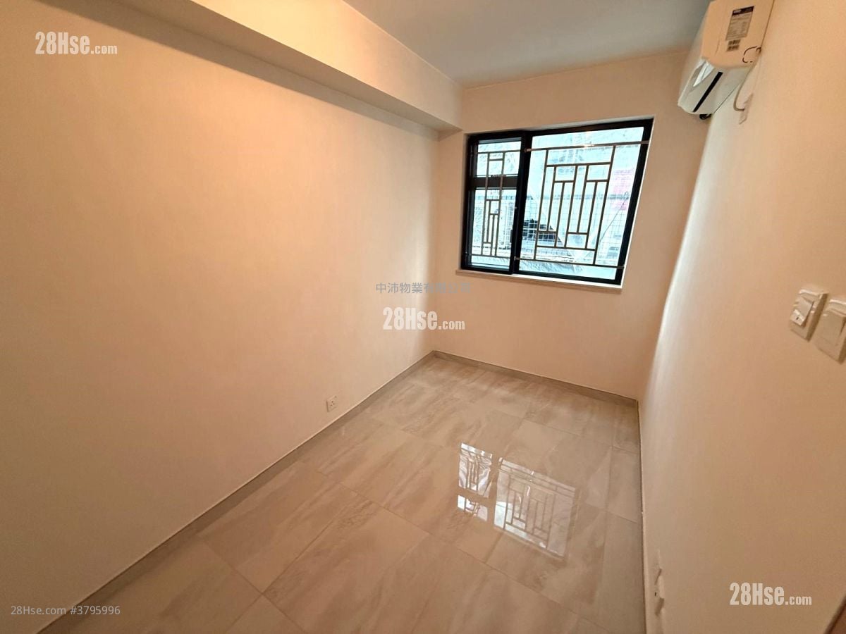 bedroom 1: Village Rental 2 Bedrooms , 1 Bathroom