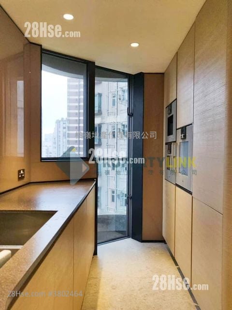 Arezzo Rental 3 Bedrooms , 2 Bathrooms 1,314 ft²