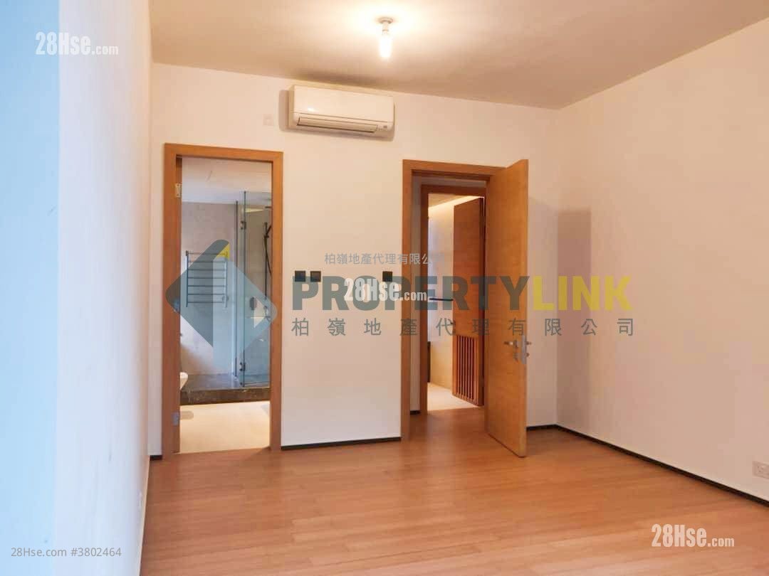 Arezzo Rental 3 Bedrooms , 2 Bathrooms 1,314 ft²