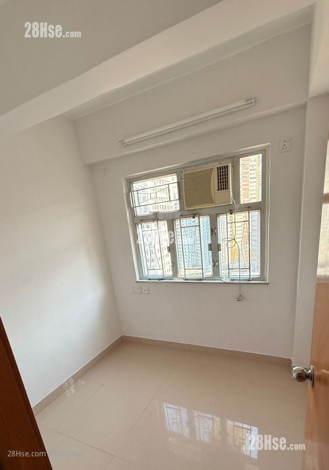 Kwai King Building Sell 3 Bedrooms 369 ft²