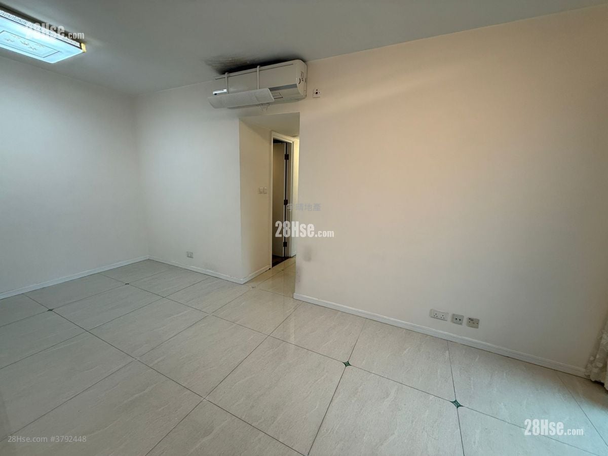 Trinity Towers Sell 3 Bedrooms , 2 Bathrooms 711 ft²