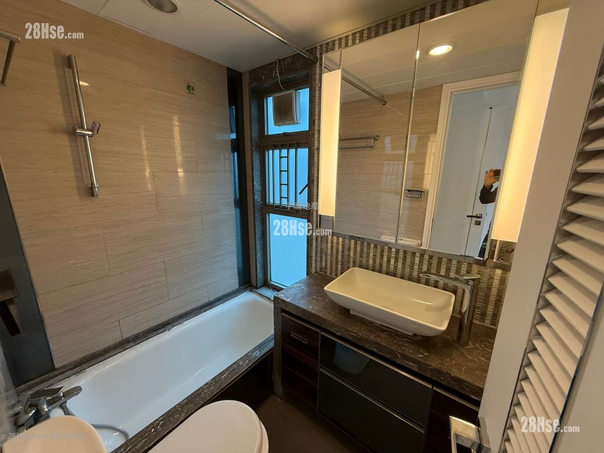 Trinity Towers Sell 3 Bedrooms , 2 Bathrooms 711 ft²