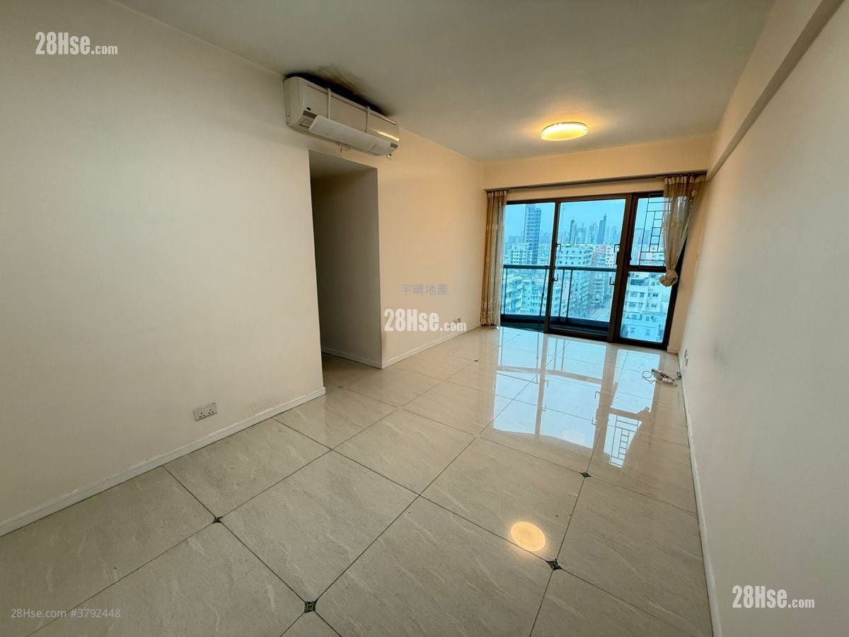 Trinity Towers Sell 3 Bedrooms , 2 Bathrooms 711 ft²