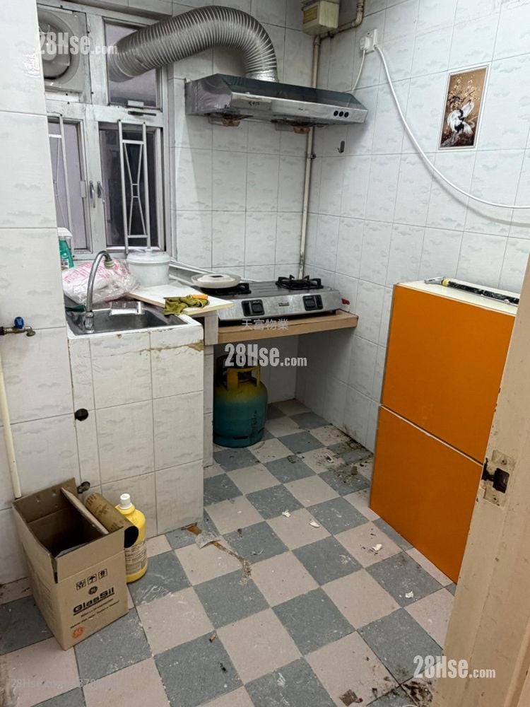 Loong King Mansion Rental 2 Bedrooms , 1 Bathroom 386 ft²