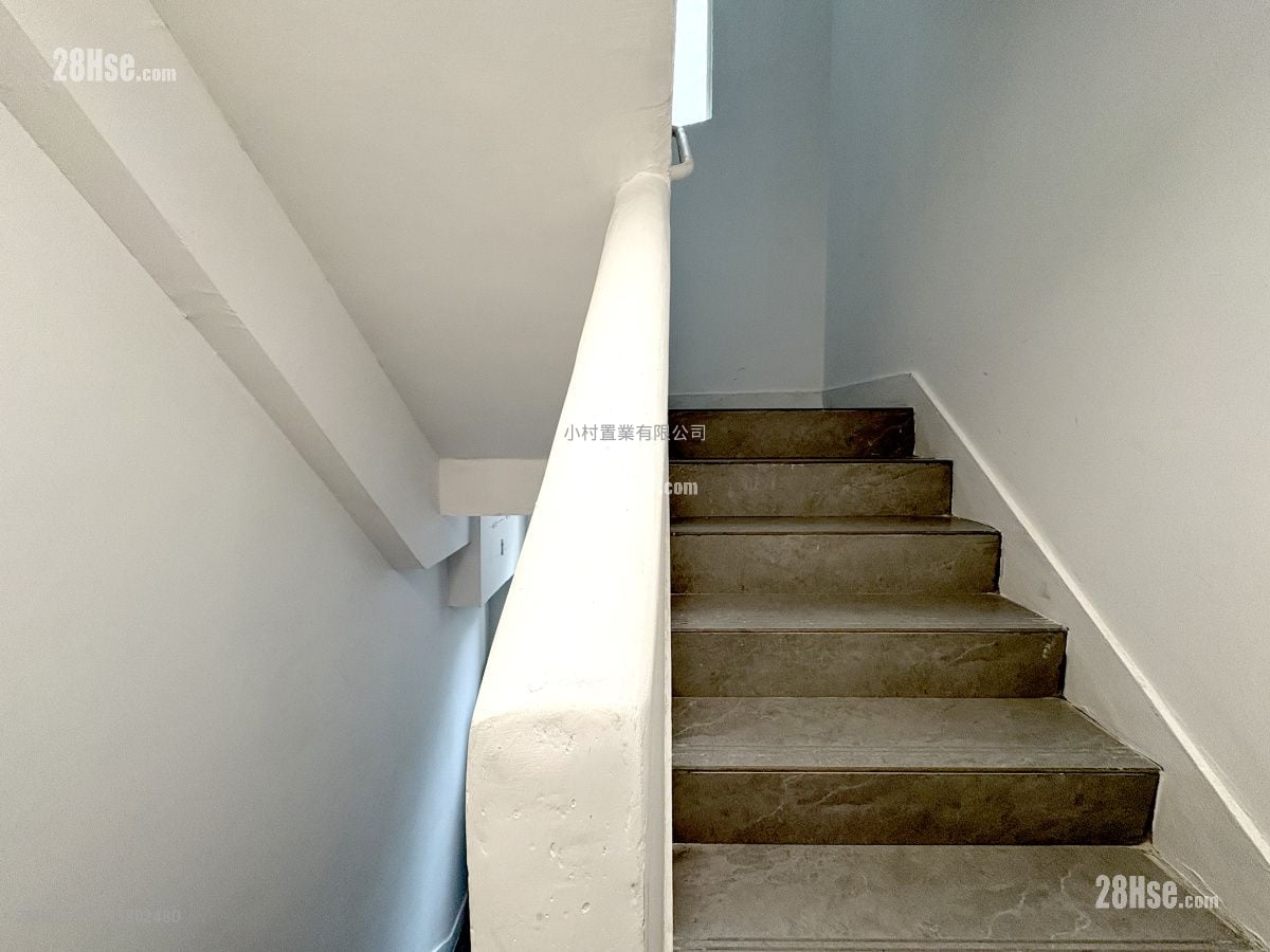 大厦入口: 苏杭街138号 租盘 开放式间隔 , 1 浴室 200 平方尺