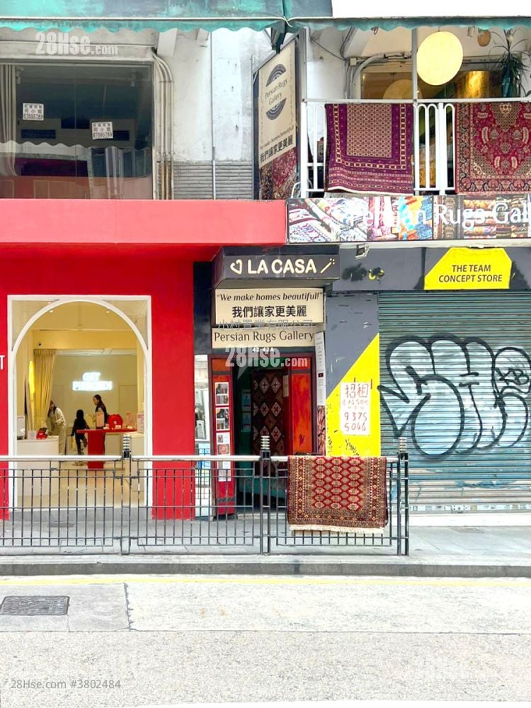 大厦入口: 荷李活道42-42A号 租盘 1 房 , 1 浴室 397 平方尺