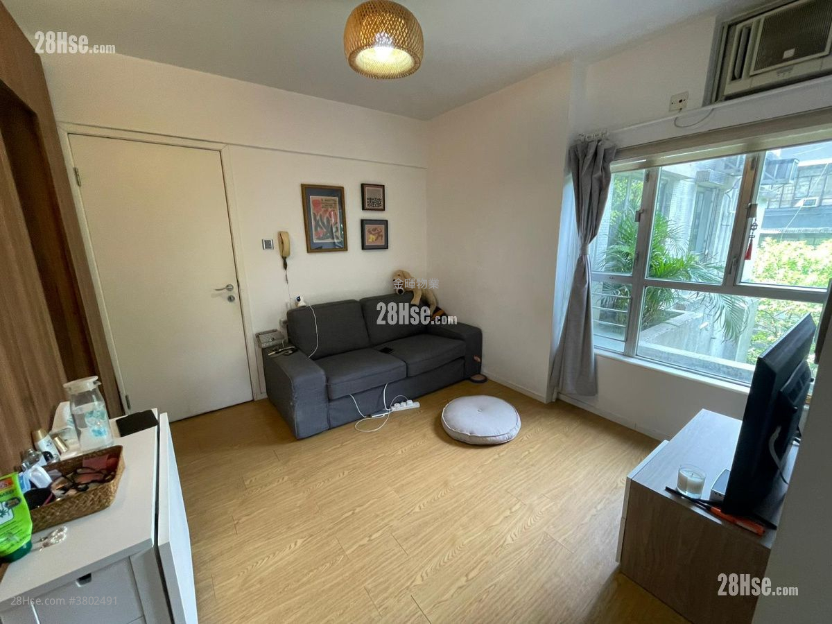 Ko Nga Court Sell 2 Bedrooms , 1 Bathroom 311 ft²