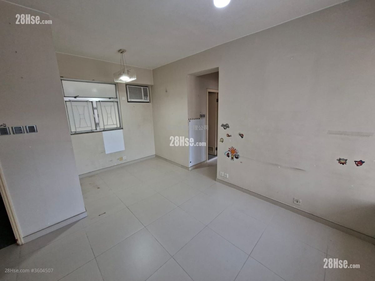 Tsuen Wan Plaza Sell 2 Bedrooms , 1 Bathroom 433 ft²