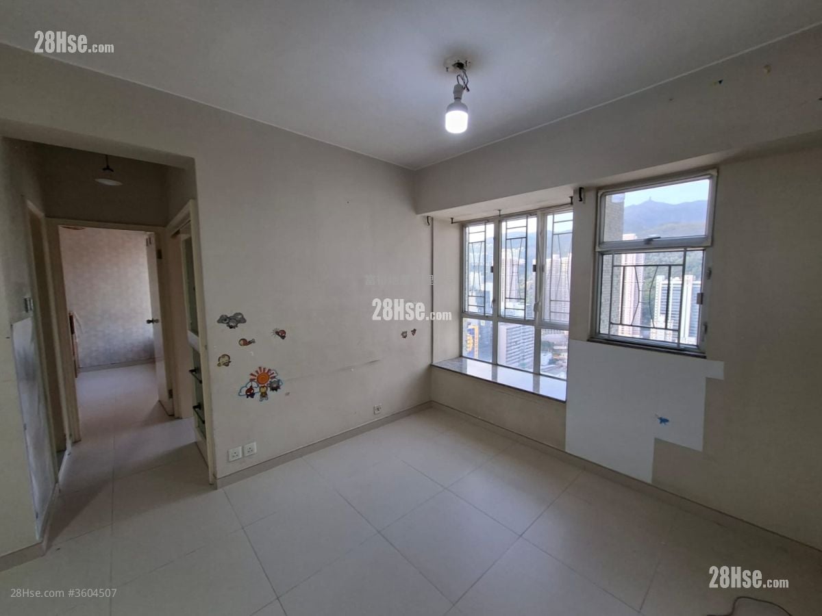 Tsuen Wan Plaza Sell 2 Bedrooms , 1 Bathroom 433 ft²