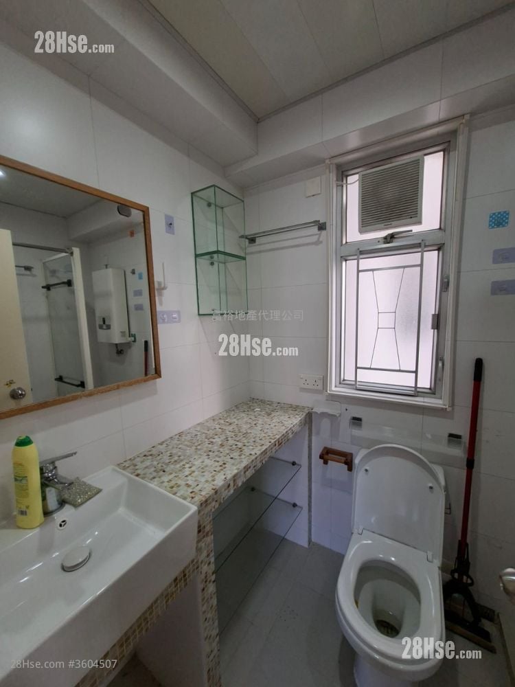 Tsuen Wan Plaza Sell 2 Bedrooms , 1 Bathroom 433 ft²