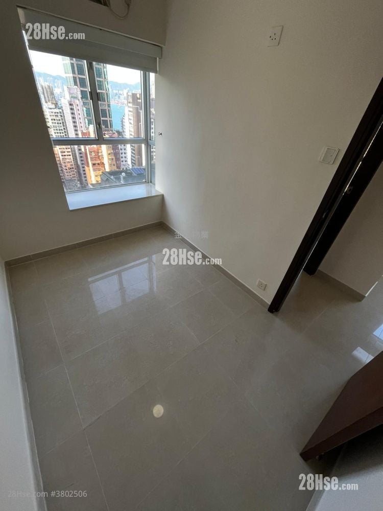 Ko Nga Court Sell 3 Bedrooms , 1 Bathroom 477 ft²
