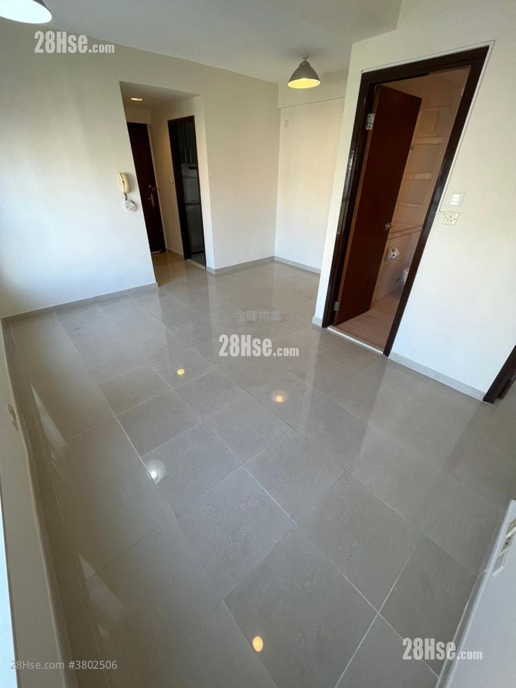 Ko Nga Court Sell 3 Bedrooms , 1 Bathroom 477 ft²