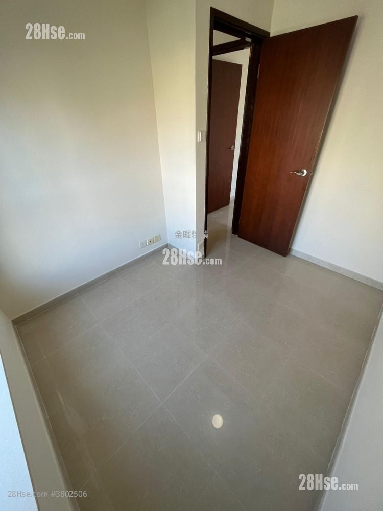 Ko Nga Court Sell 3 Bedrooms , 1 Bathroom 477 ft²
