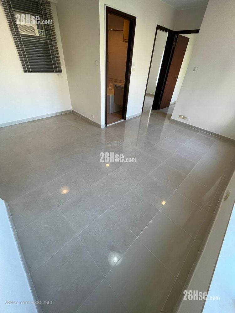 Ko Nga Court Sell 3 Bedrooms , 1 Bathroom 477 ft²