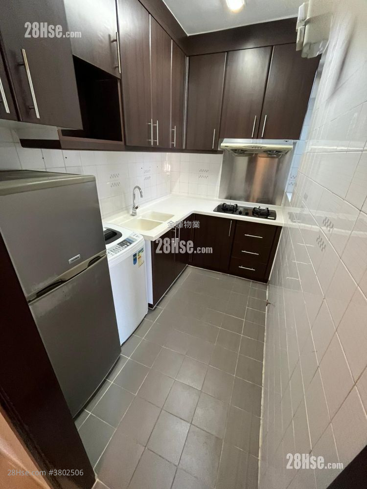 Ko Nga Court Sell 3 Bedrooms , 1 Bathroom 477 ft²