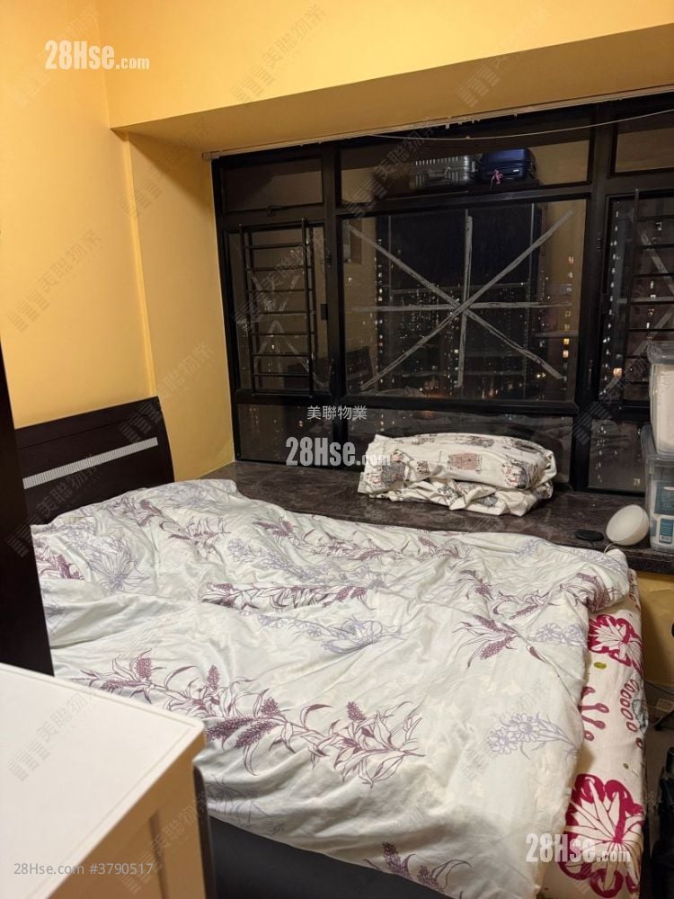 Sunshine City Sell 3 Bedrooms , 1 Bathroom 551 ft²