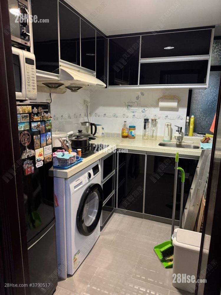 Sunshine City Sell 3 Bedrooms , 1 Bathroom 551 ft²