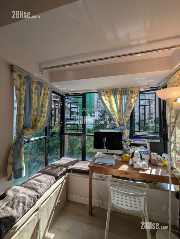 Scenic Rise Sell 2 Bedrooms , 2 Bathrooms 673 ft²