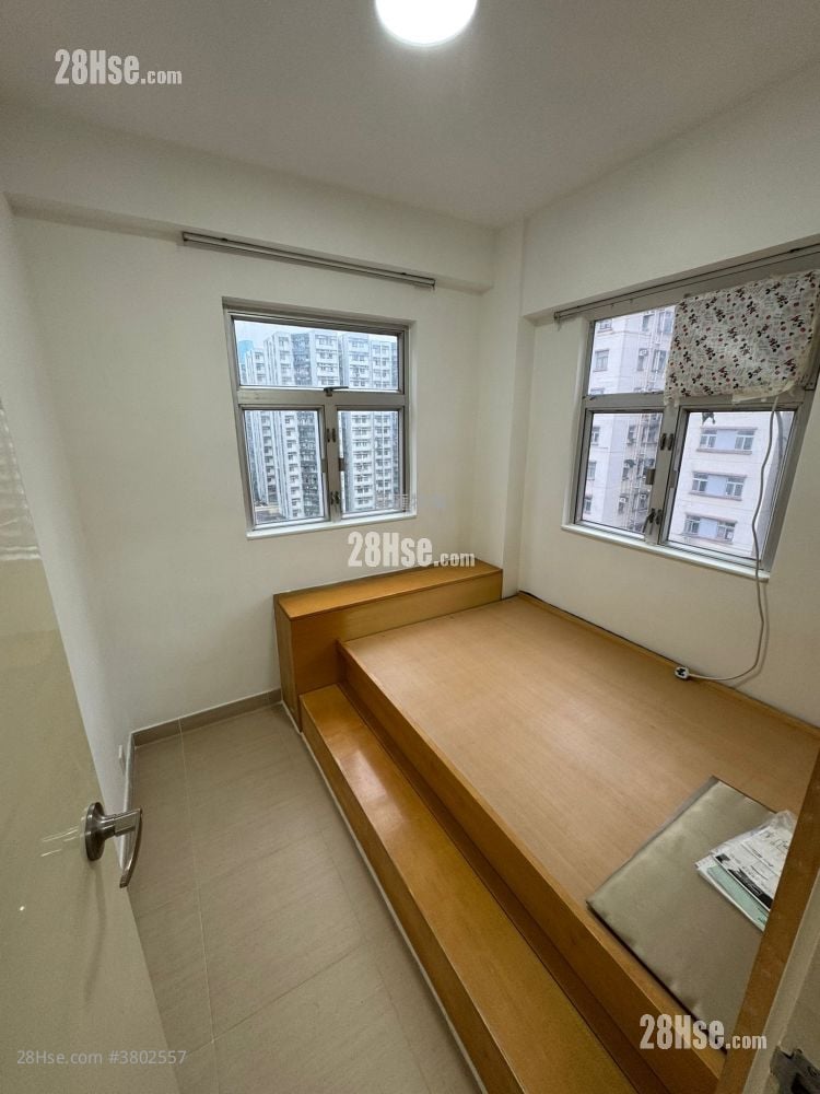 Tak Man Building Rental 2 Bedrooms , 1 Bathroom 321 ft²