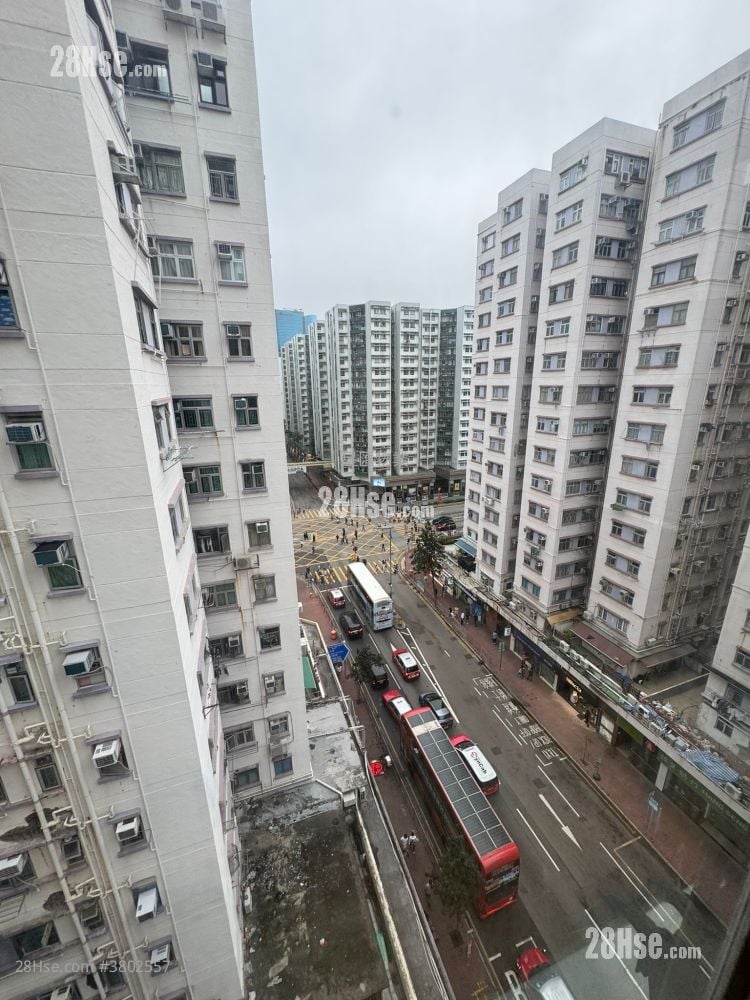 Tak Man Building Rental 2 Bedrooms , 1 Bathroom 321 ft²