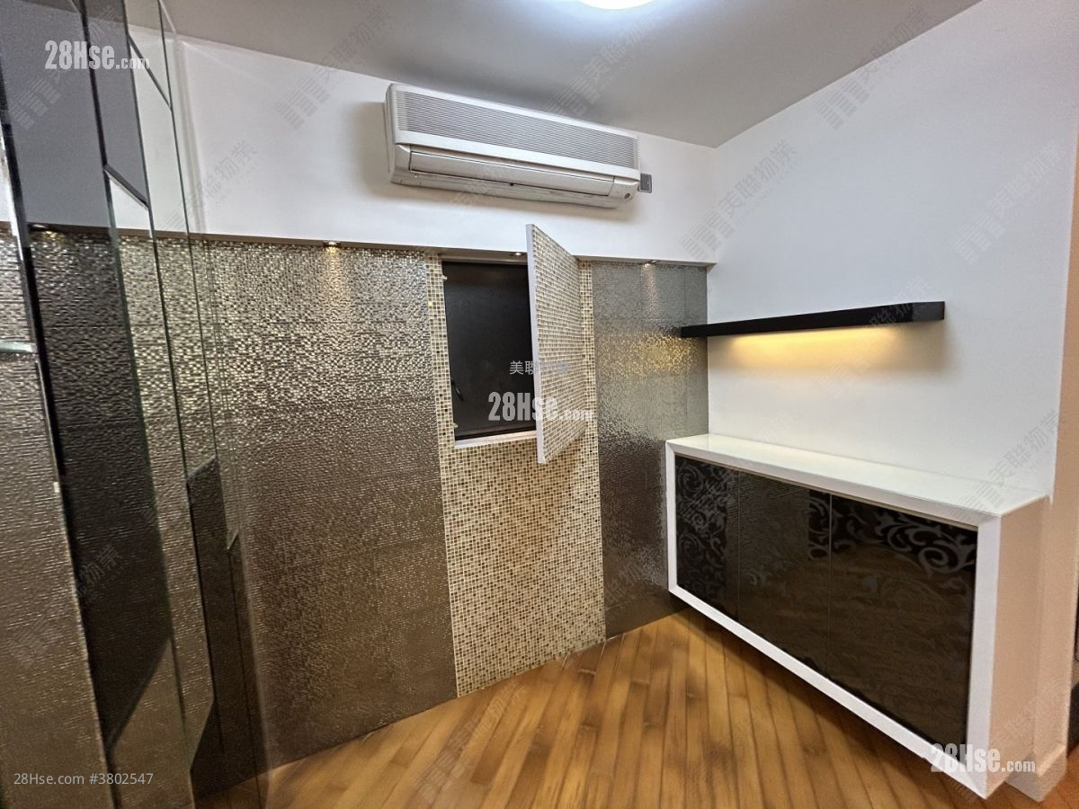 Villa By The Park Sell 2 Bedrooms , 1 Bathroom 442 ft²