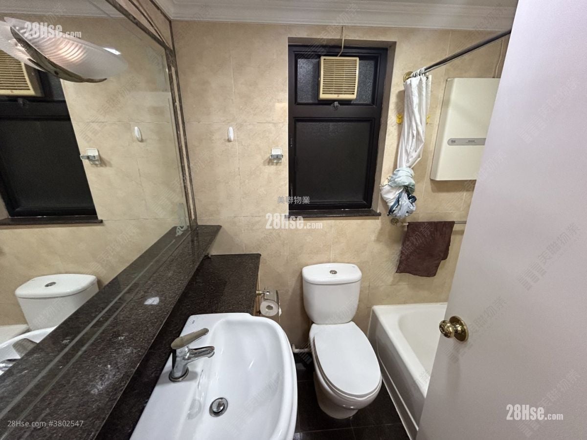 Villa By The Park Sell 2 Bedrooms , 1 Bathroom 442 ft²