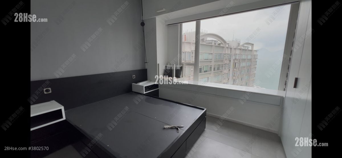 Aqua Blue Sell 3 Bedrooms , 2 Bathrooms 929 ft²