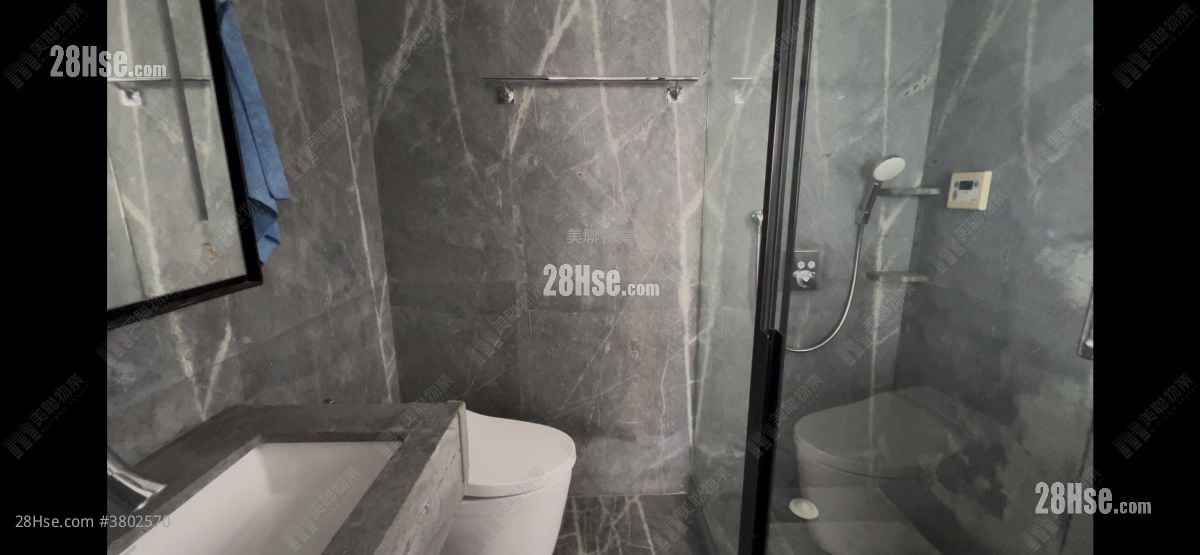 Aqua Blue Sell 3 Bedrooms , 2 Bathrooms 929 ft²