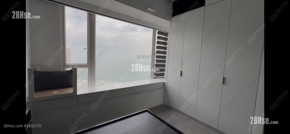 Aqua Blue Sell 3 Bedrooms , 2 Bathrooms 929 ft²