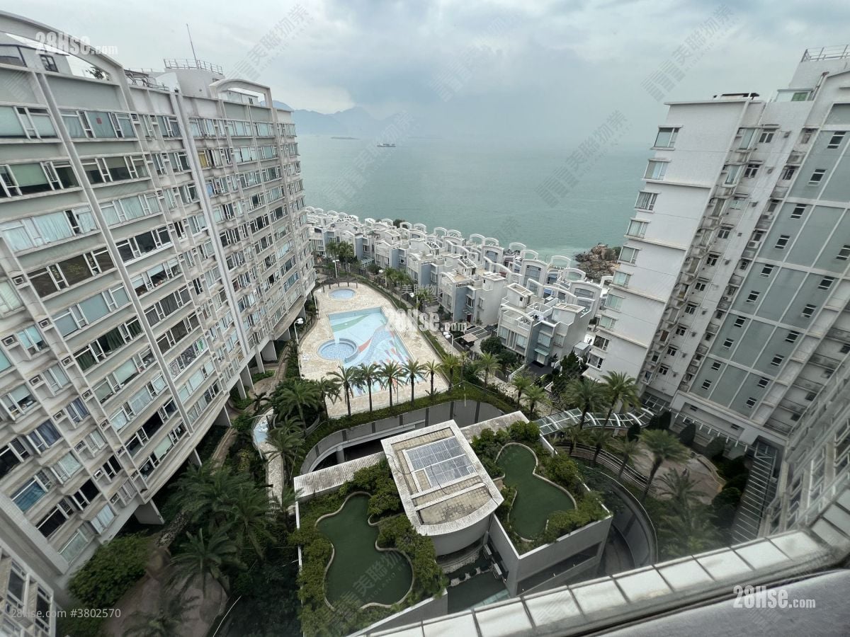 Aqua Blue Sell 3 Bedrooms , 2 Bathrooms 929 ft²